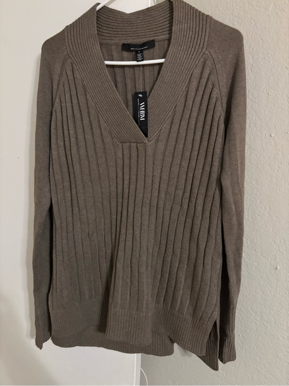 White House Black Lined sweater with Interior Care Tag #8